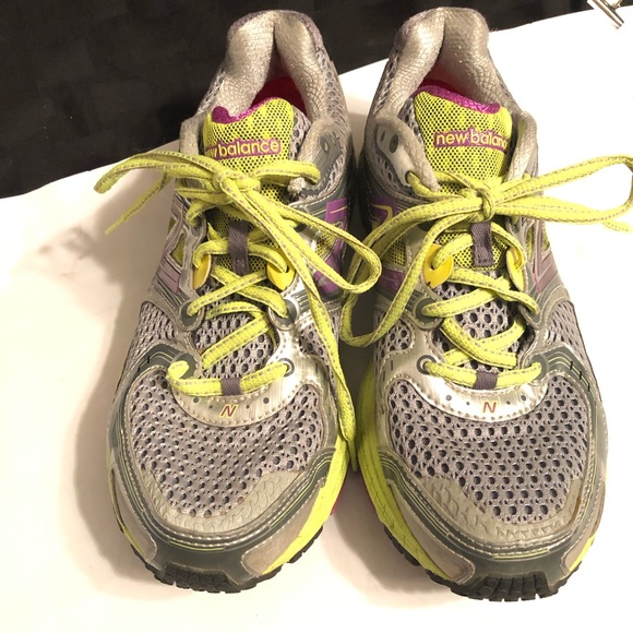 New Balance 860 V3 Running W860YG3 Shoes Sneakers - Picture 3 of 8